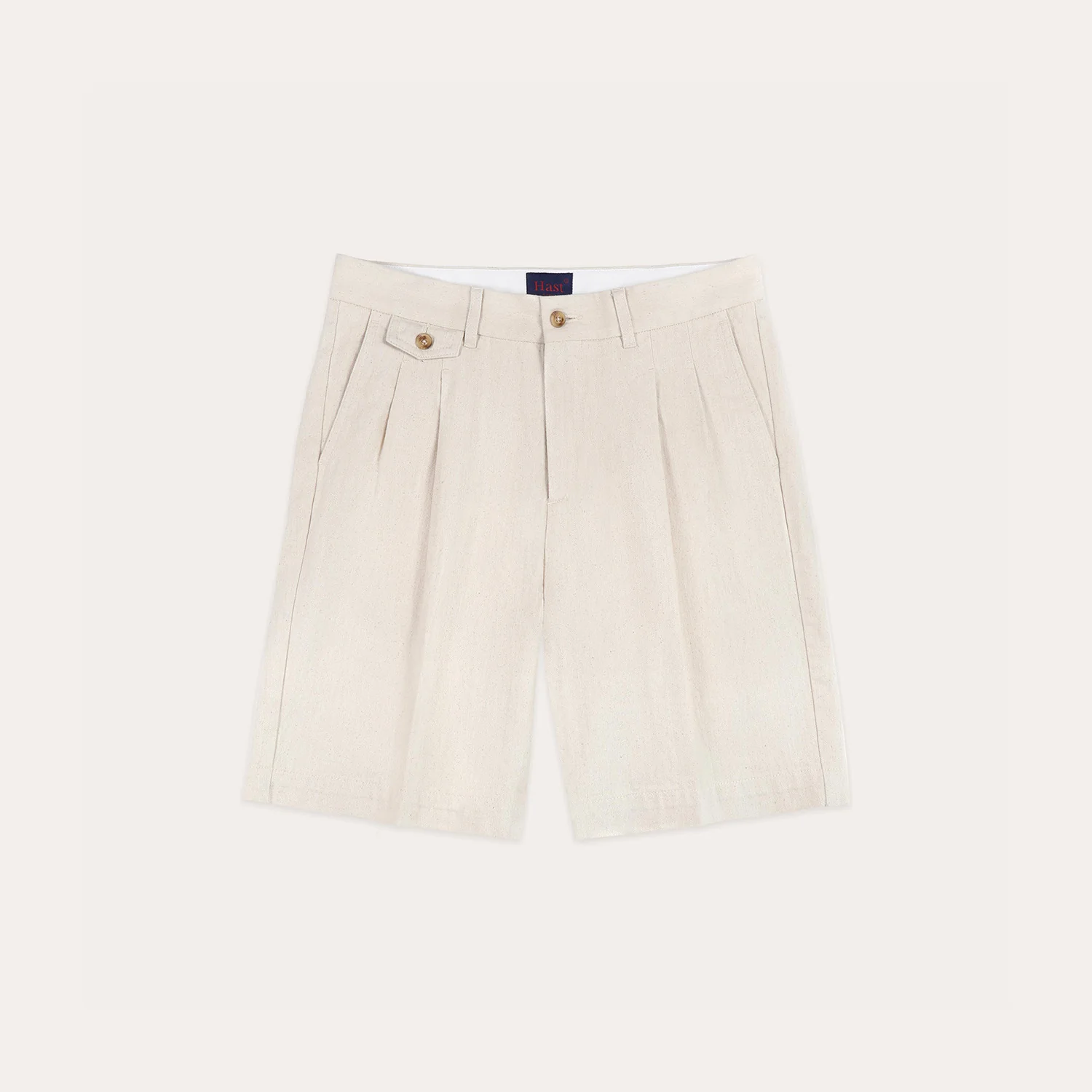 Double-pleated shorts in ecru cotton