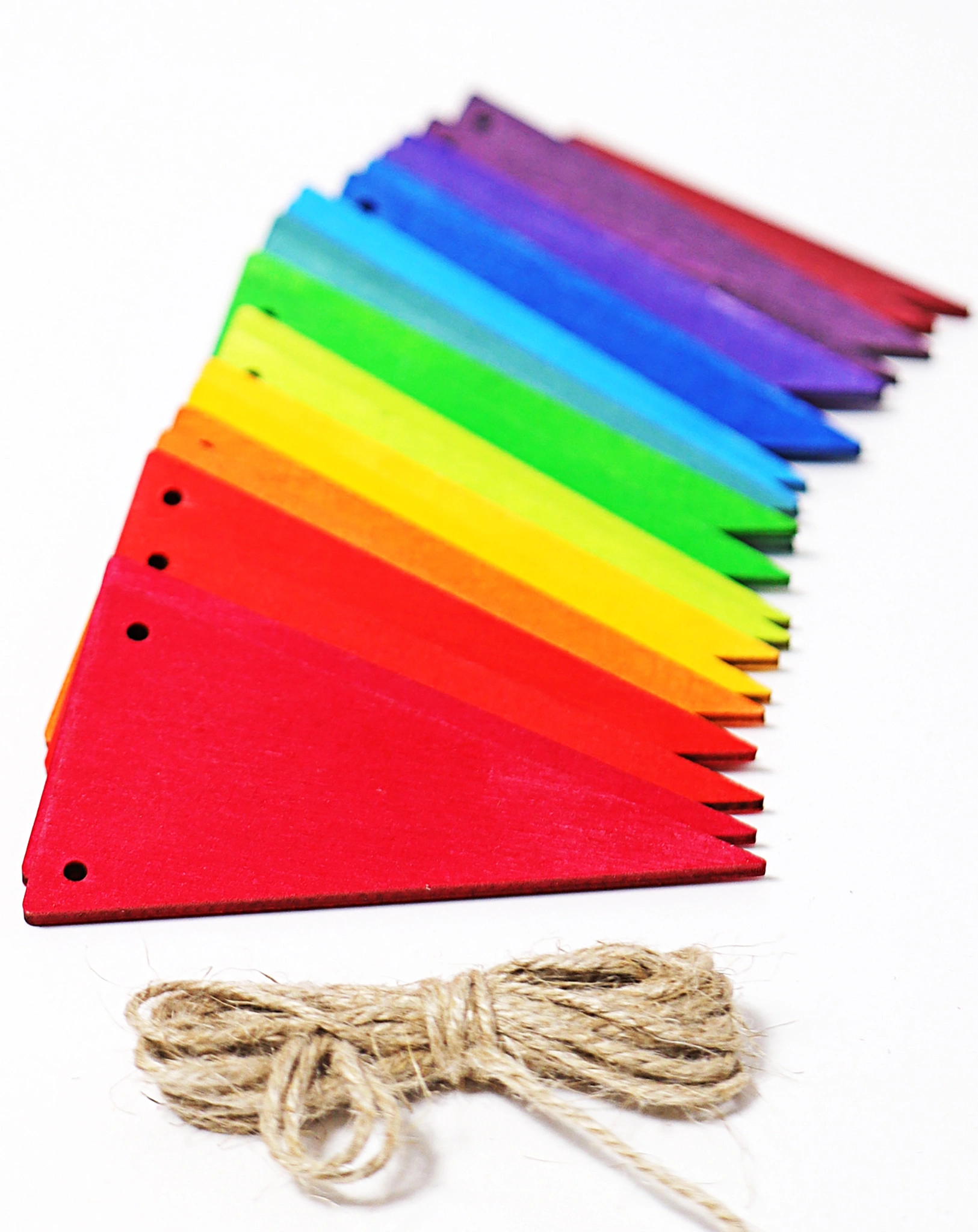 Wimpelkette REGENBOGEN aus Holz