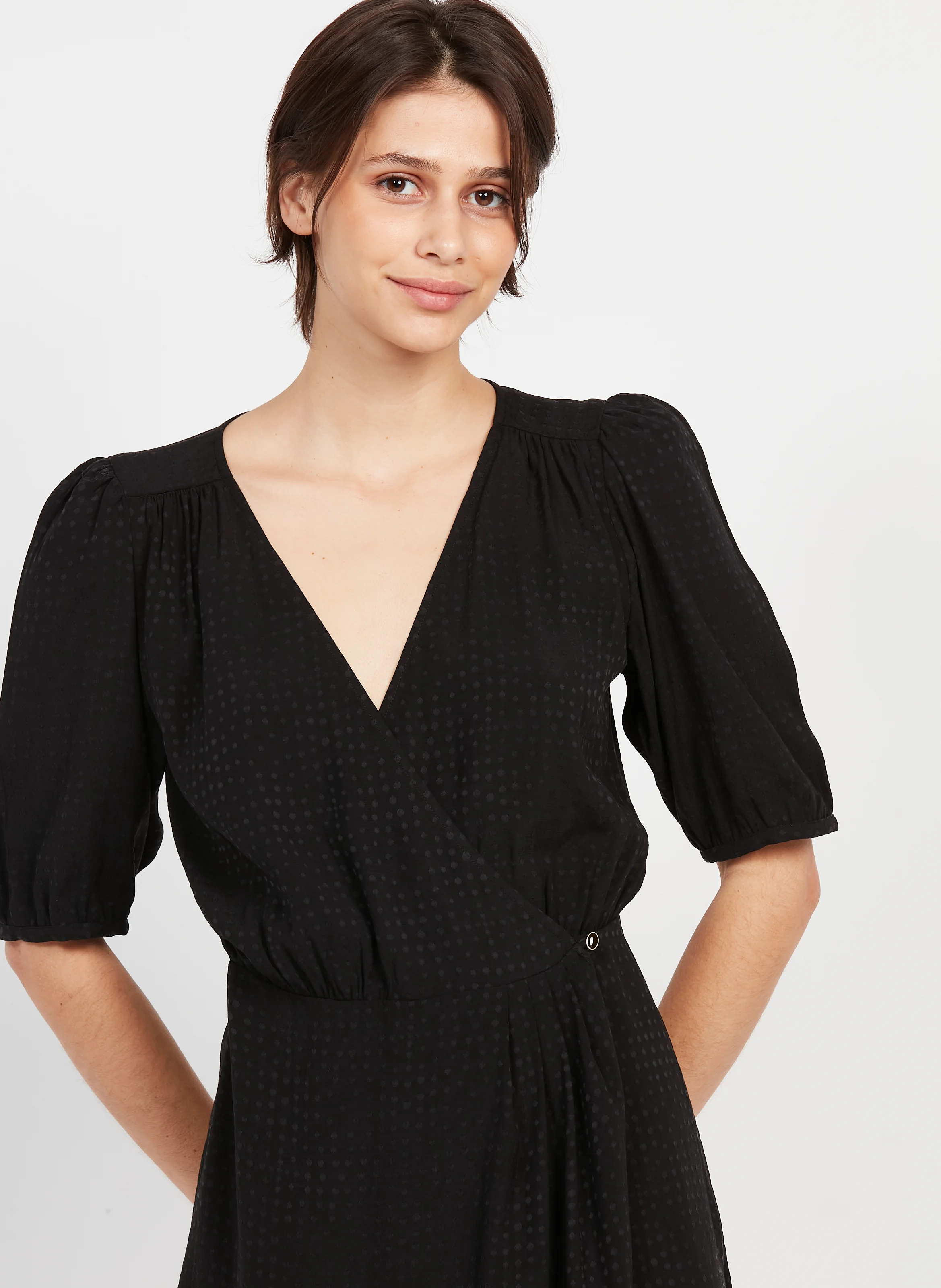 NUSCH - Robe courte décolleté V| Noir