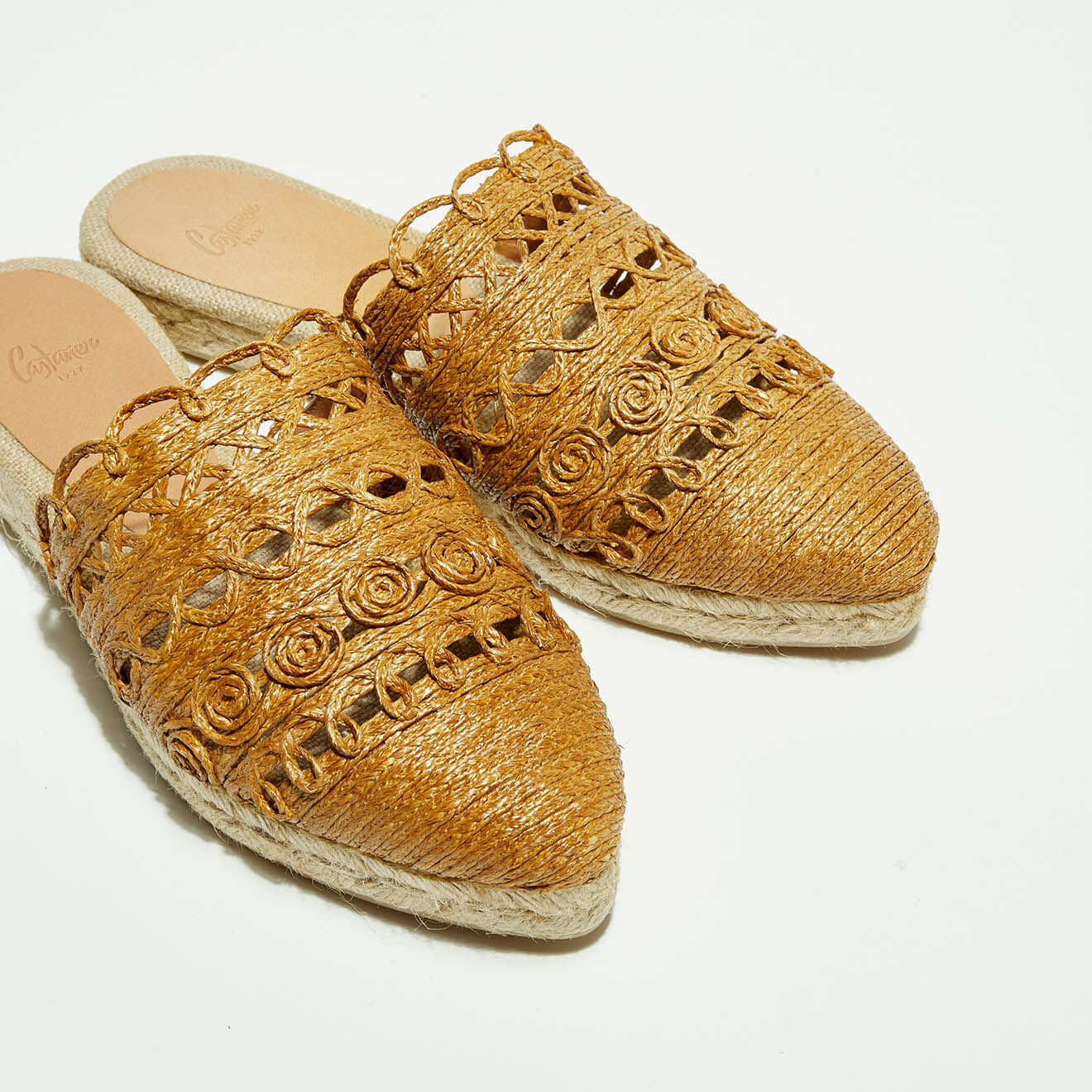 Castaner Mules en Rafia Rita cognac