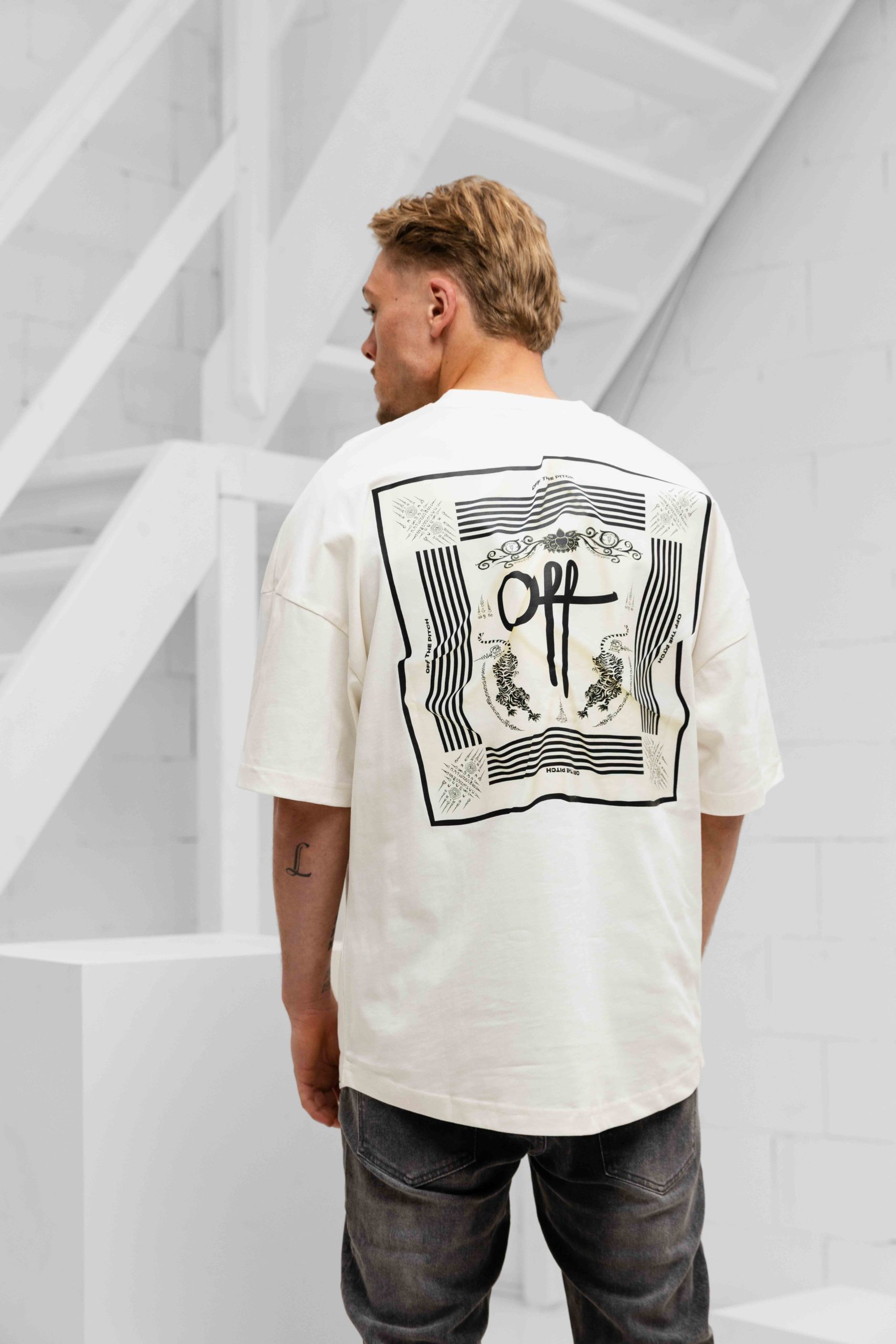 Off The Pitch Temple T-Shirt Heren Gebroken Wit