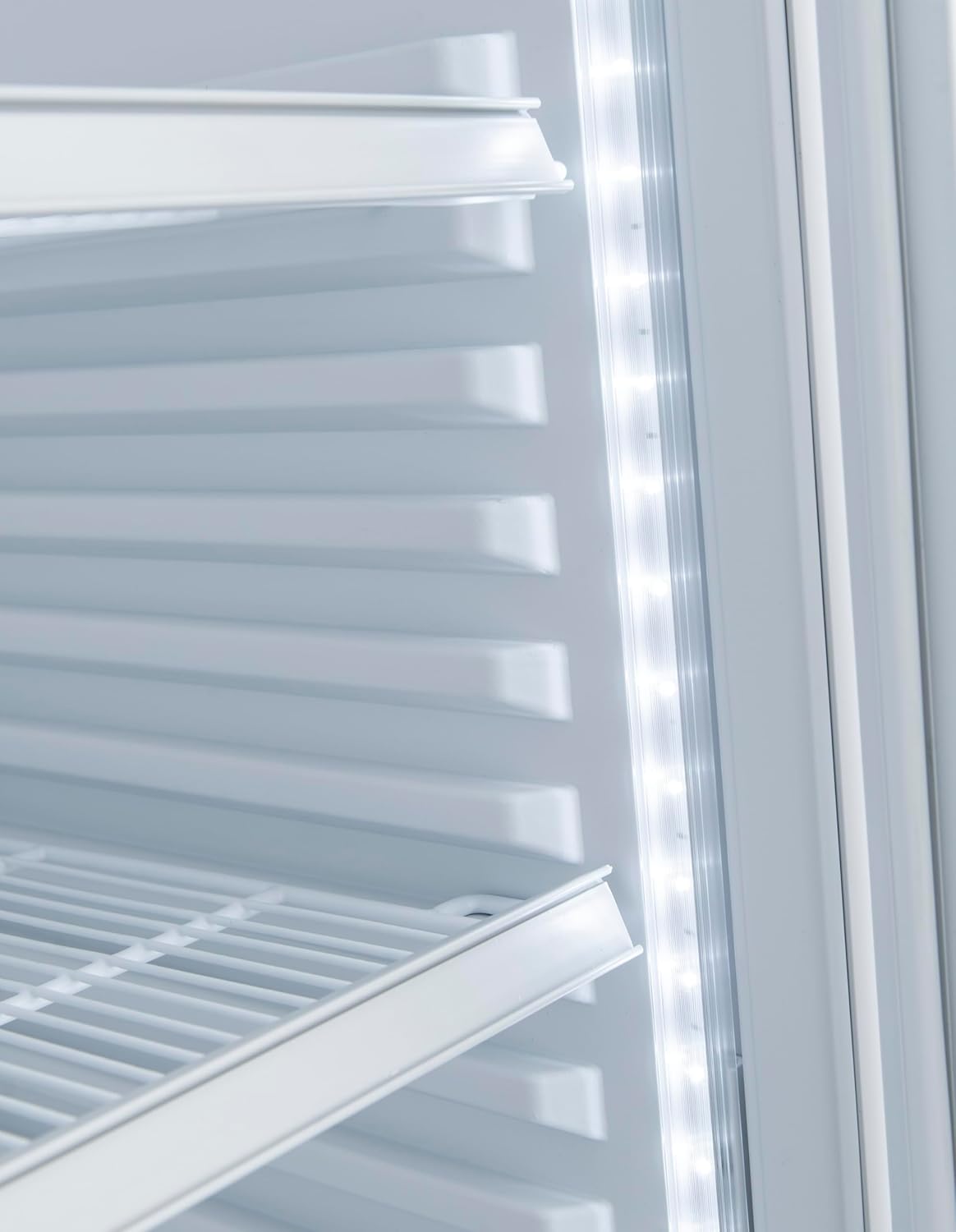 METRO Professional Getränkekühlschrank GSC2350 mit einer Glastür (324L) weiß, 1.62 kWh/24h, 220-240 V, Kühlschrank, LED-Beleuchtung, 4 verstellbaren Einlegeböden für Gastronomie, Bar, Restaurant