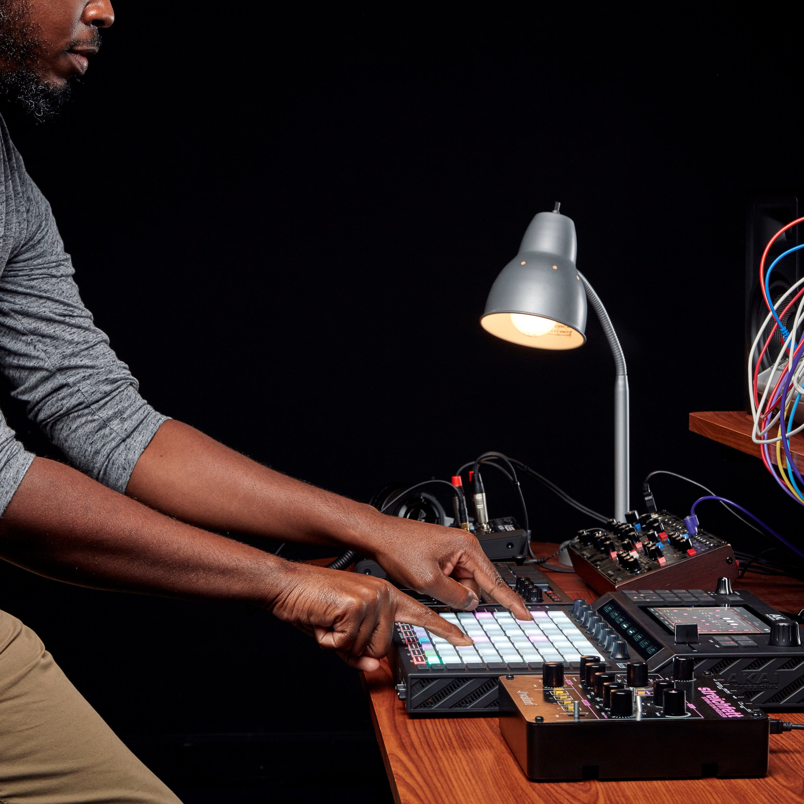 Akai Professional Force