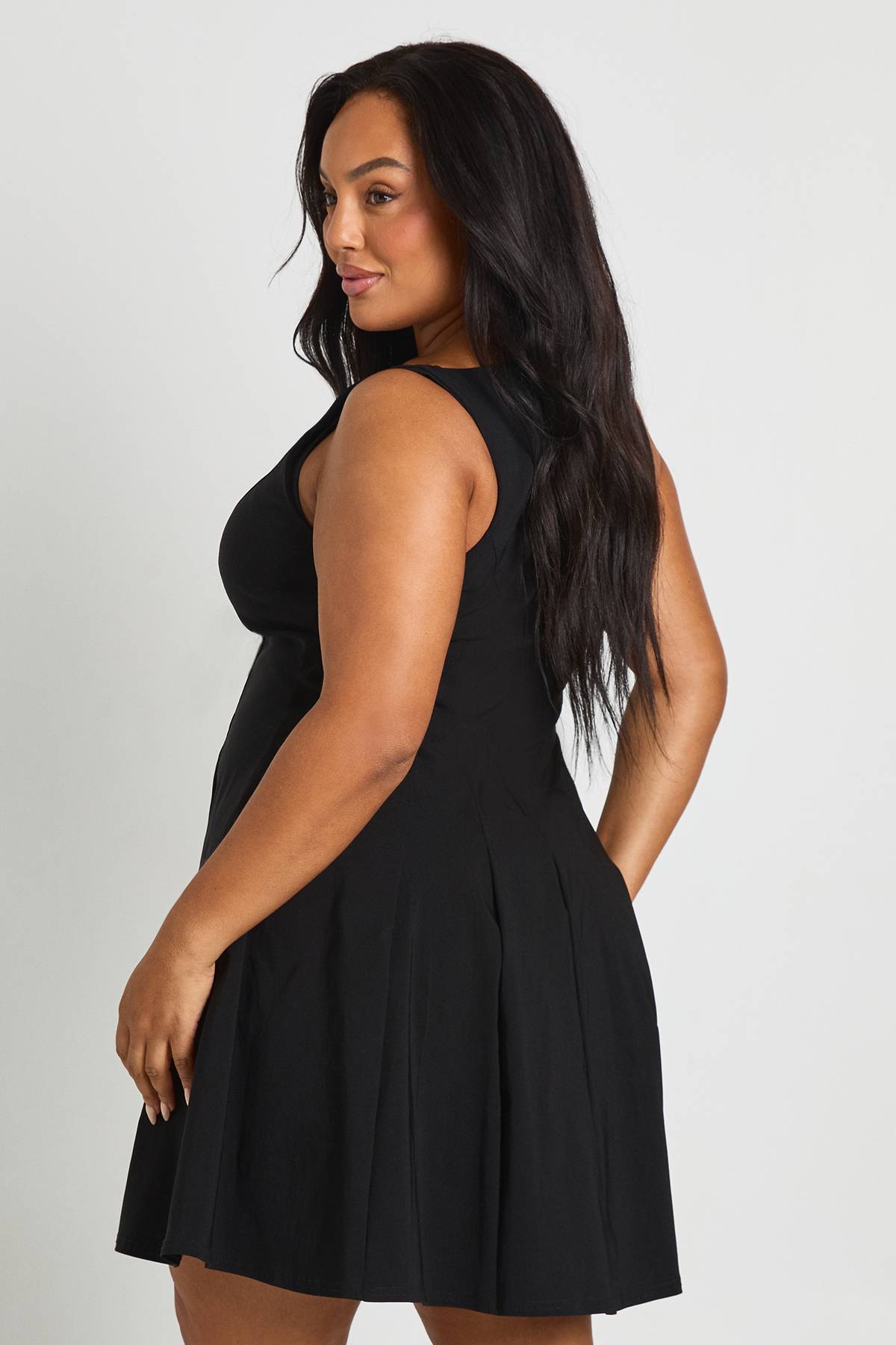 boohoo Plus Bengaline à encolure racer plissée robe patineuse