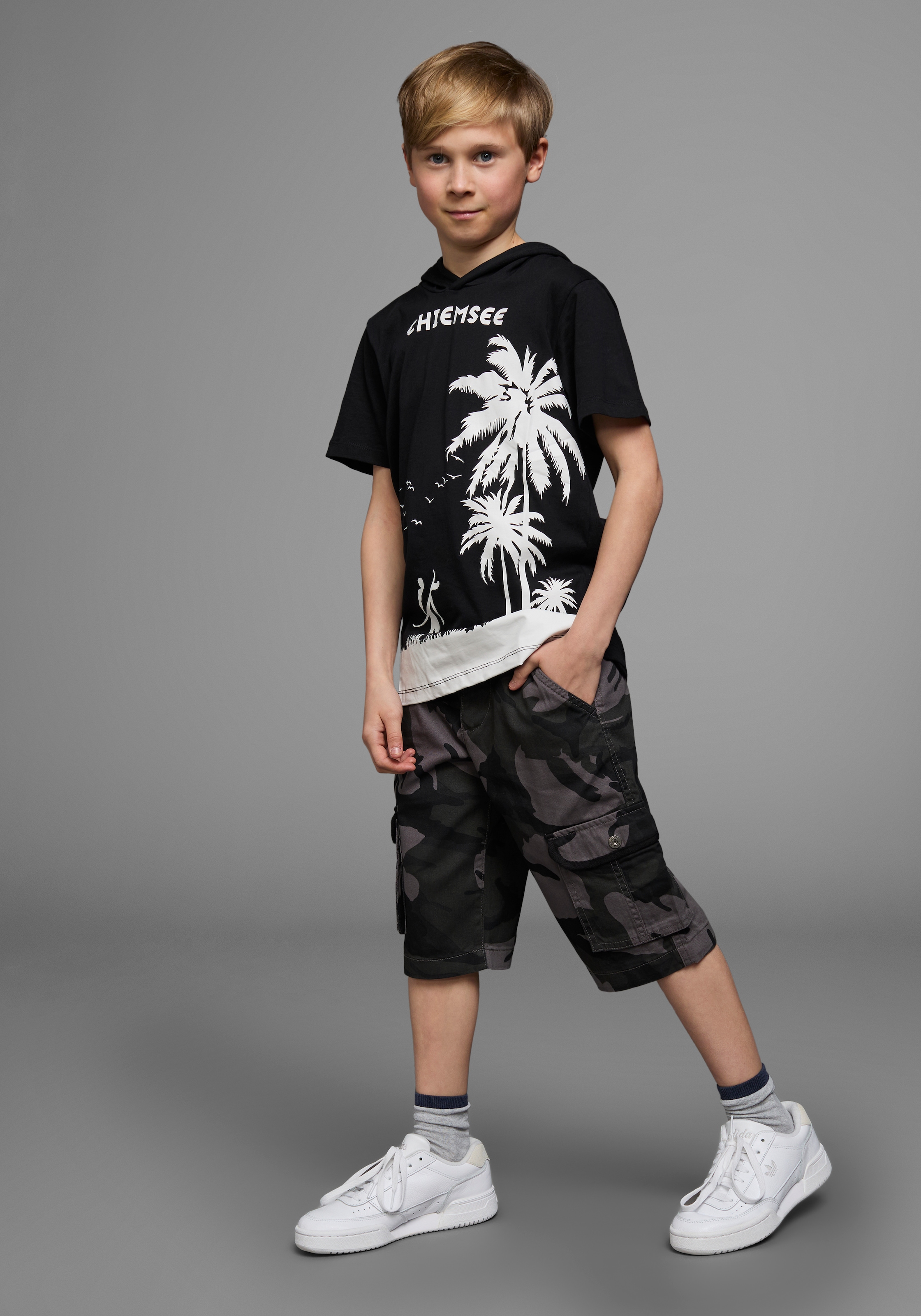 KIDSWORLD Shorts »2tlg. Bermudas+Gürtel«  mit Textilgürtel