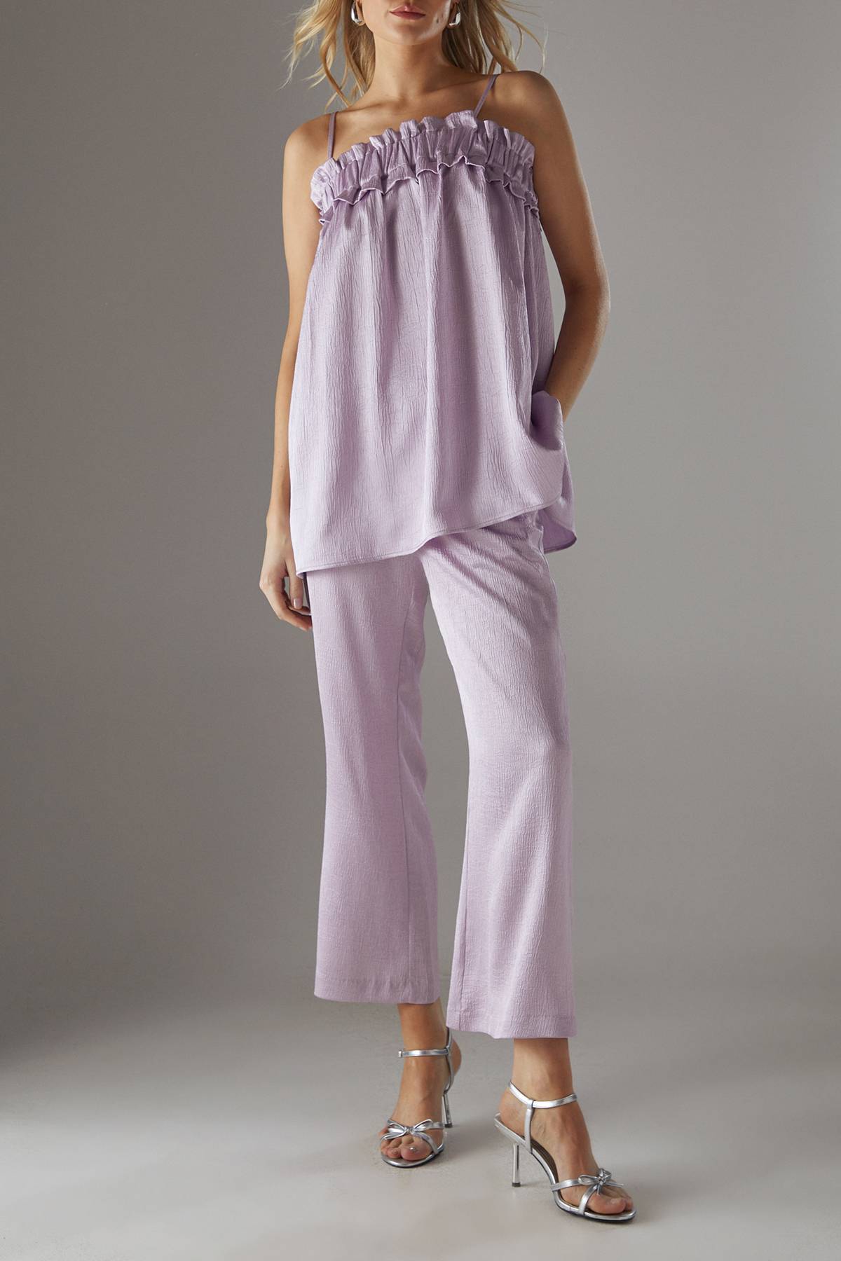 Warehouse Pantalon Court Évasé en Satin Froissé
