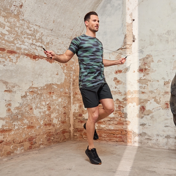 Osaga heren sport T-shirt met camouflage print