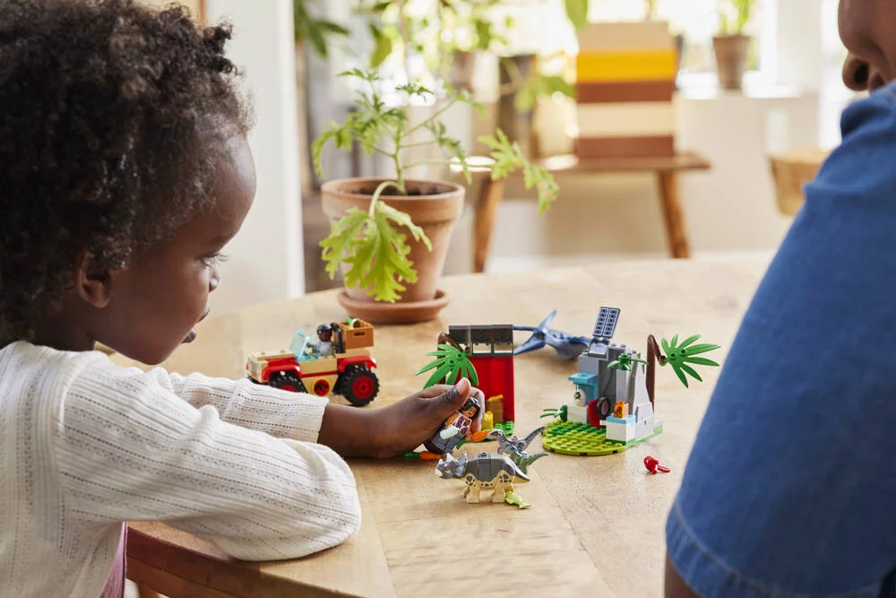 LEGO®JURASSIC WORLD™ 76963 - LE CENTRE DE SAUVETAGE DES BEBES DINOSAURES
