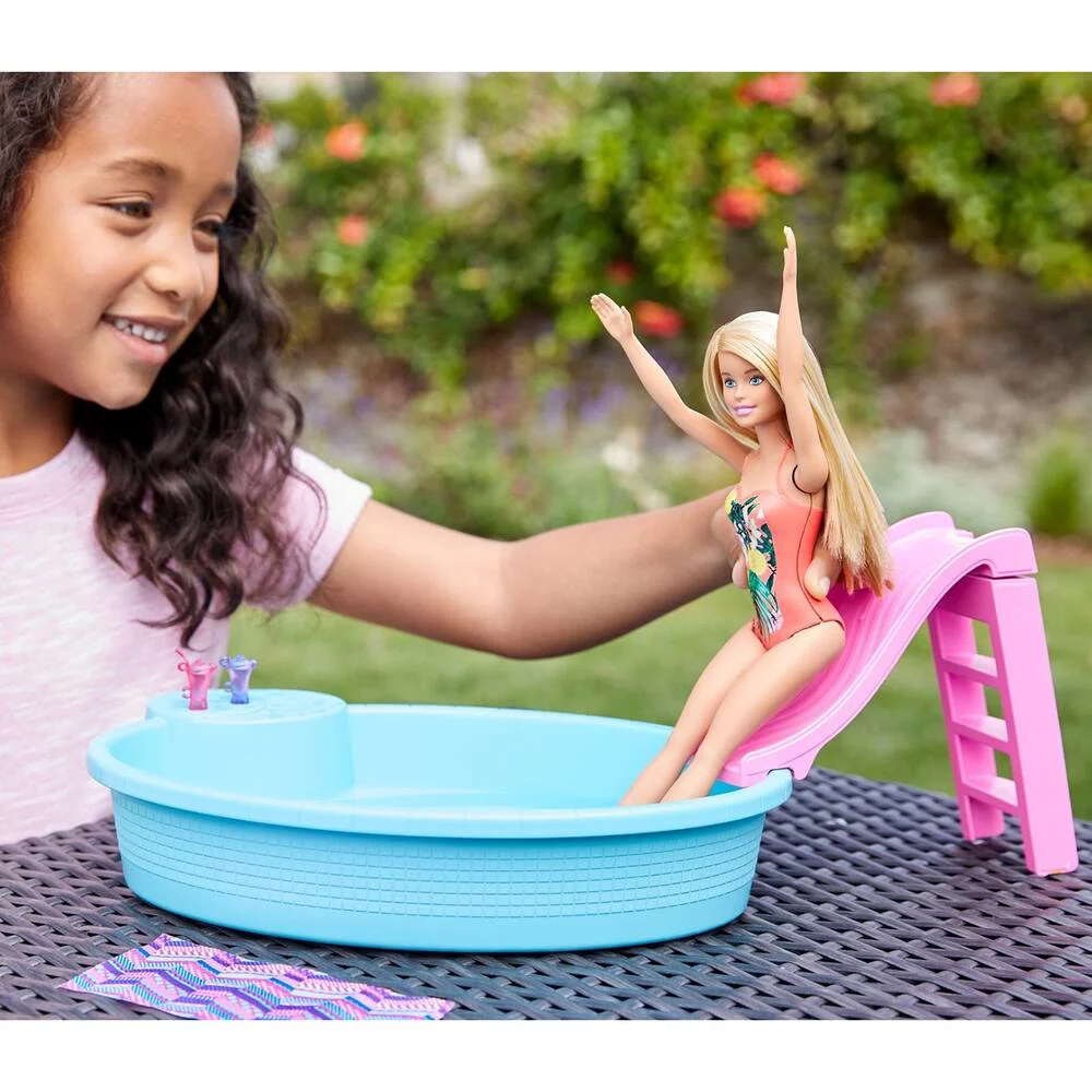 BARBIE ET SA PISCINE -POUPEE