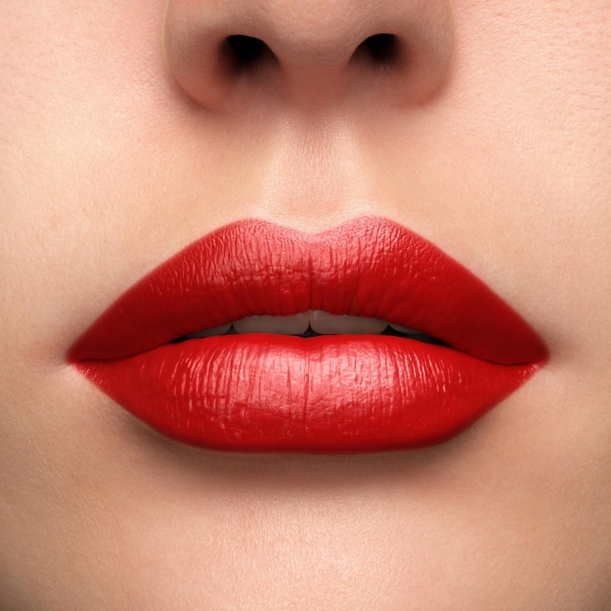LANCÔME L'Absolu Rouge Rouge à Lèvres Satiné – Hydratation &  Confort Longue Tenue