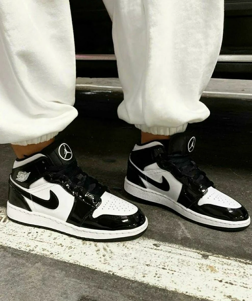 Jordan 1 Mid Carbon Fiber