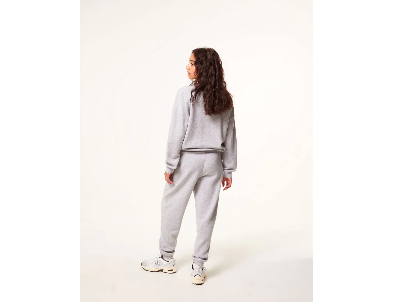 Jogging gris coutures apparentes