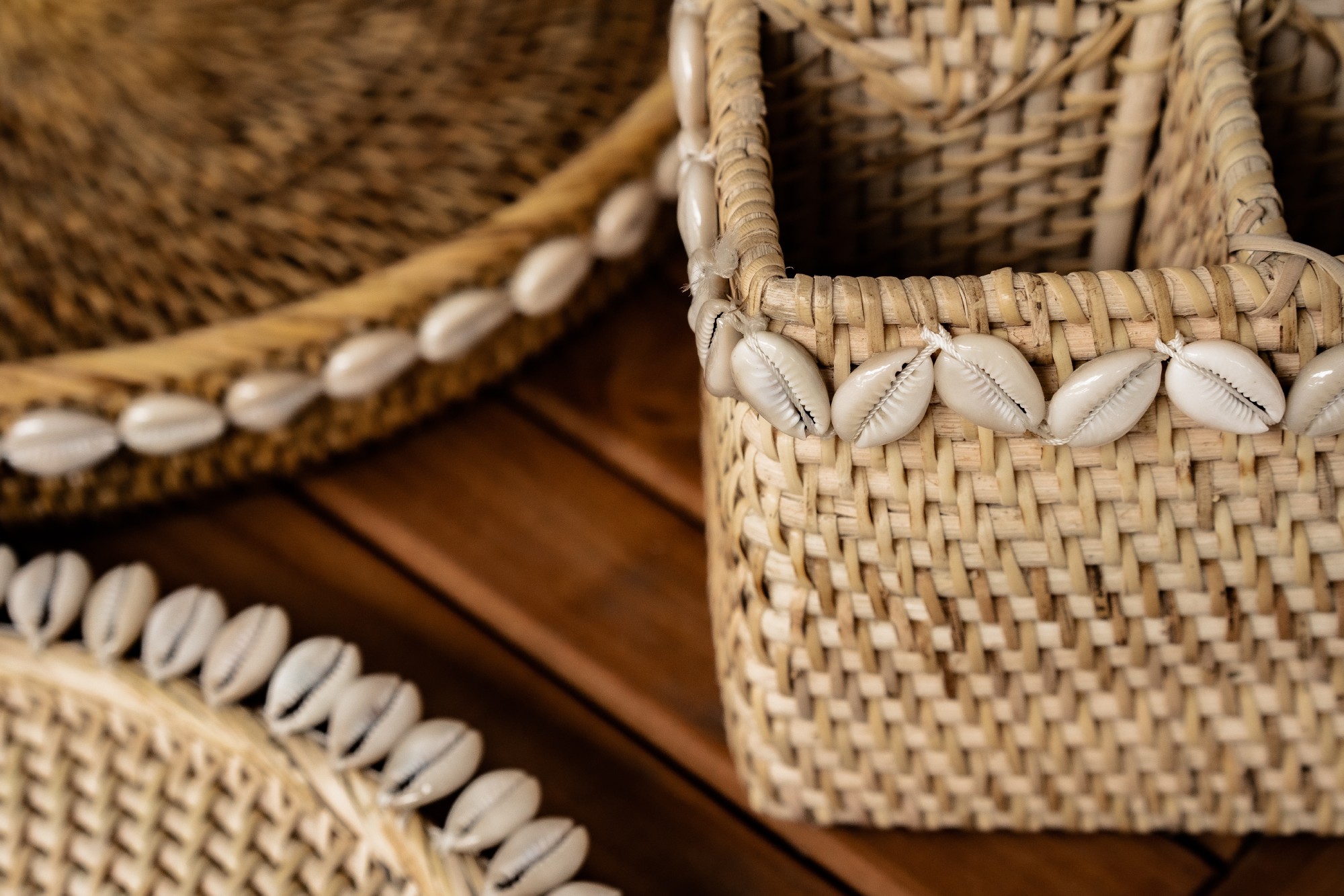 Rattan-Tablett mit Muscheln, Ø 40 cm, H 6 cm zu 37,50