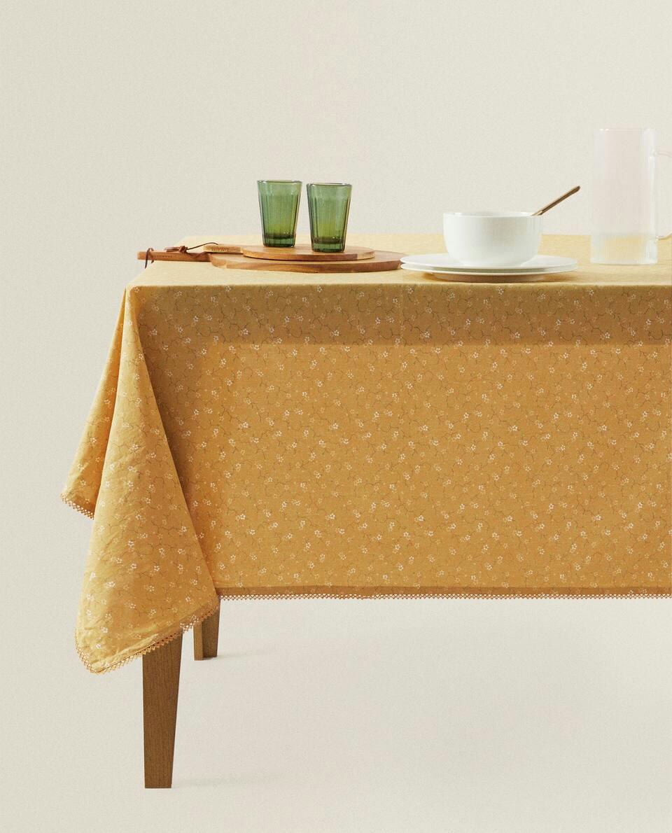 TOALHA DE MESA COM ESTAMPA FLORAL MINI