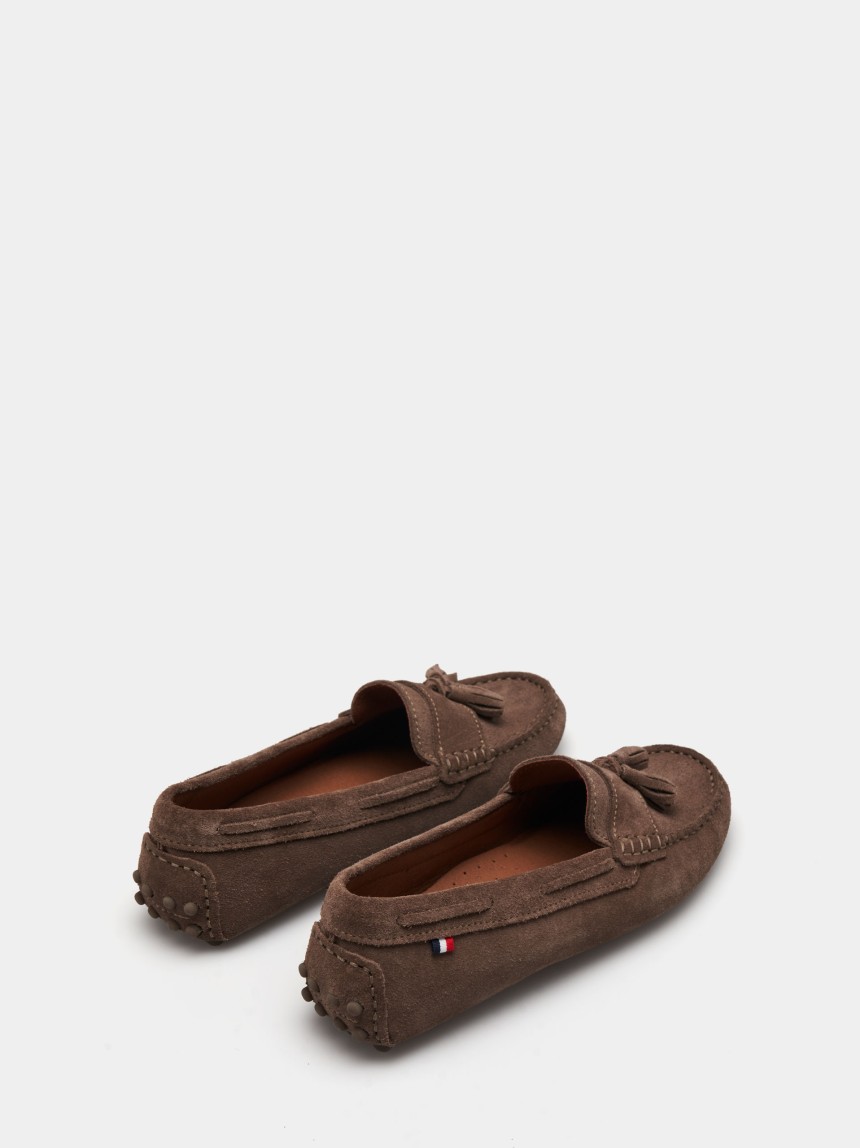 Loafers unissexo em camurça com berloques