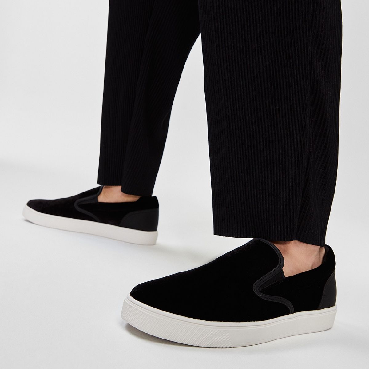 Proton Black Men Low top