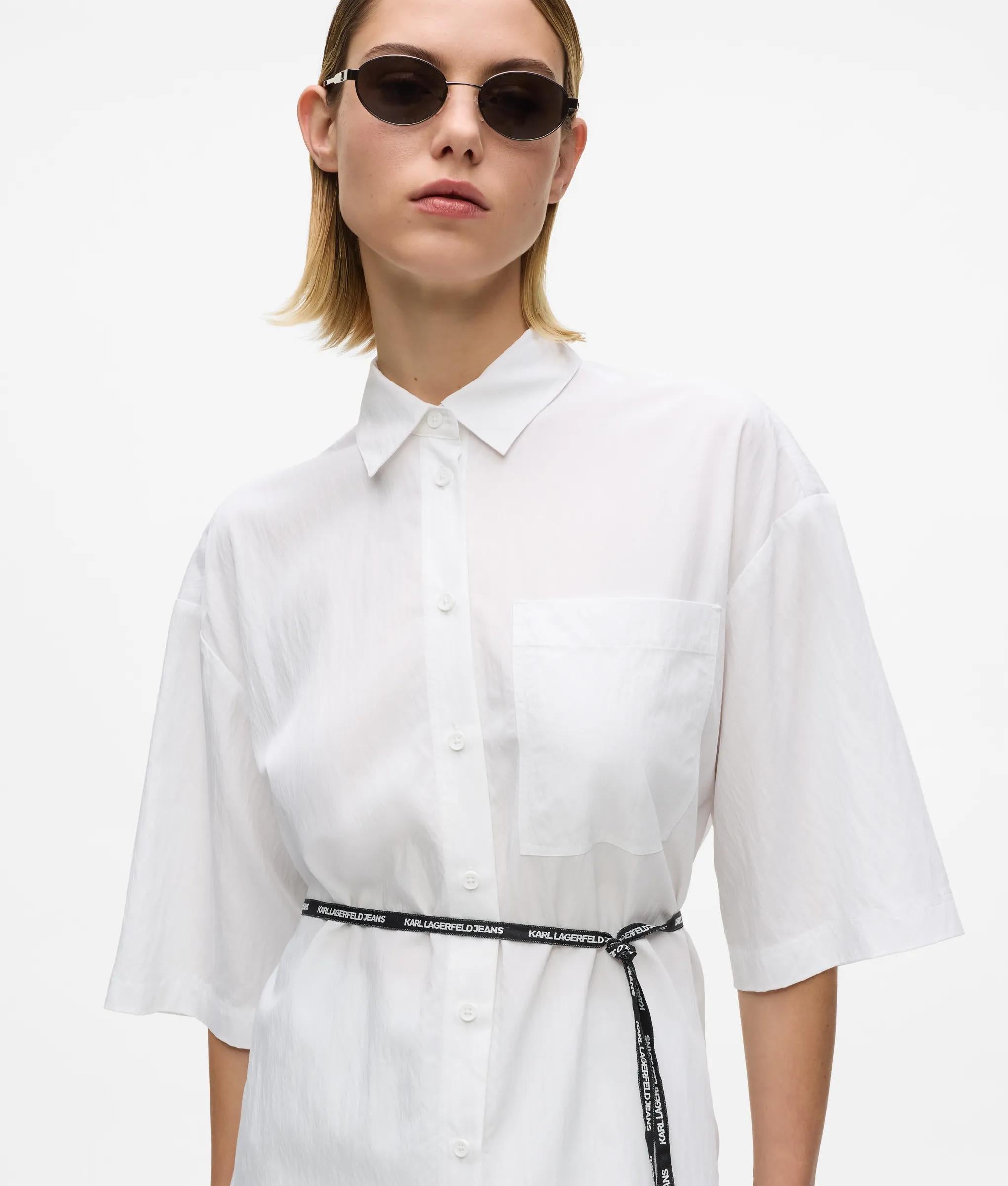 Shirt met korte mouwen en stropdas