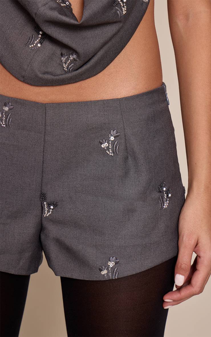 Charcoal Grey Short Taille Haute Tissé À Fleurs Et Sequins Ajusté