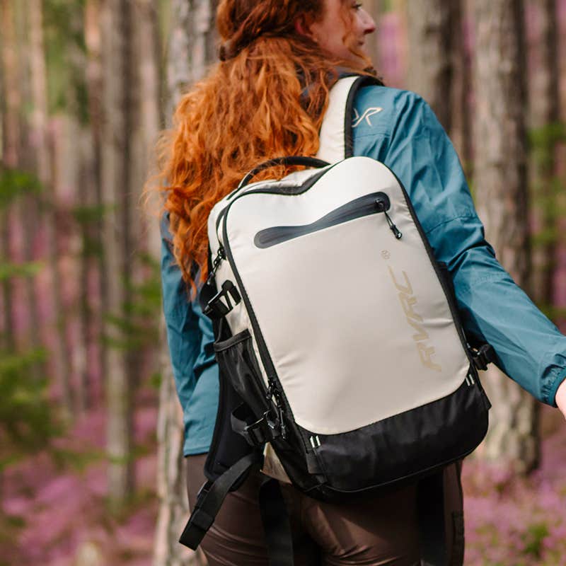 Explor Backpack 18L  Tofu