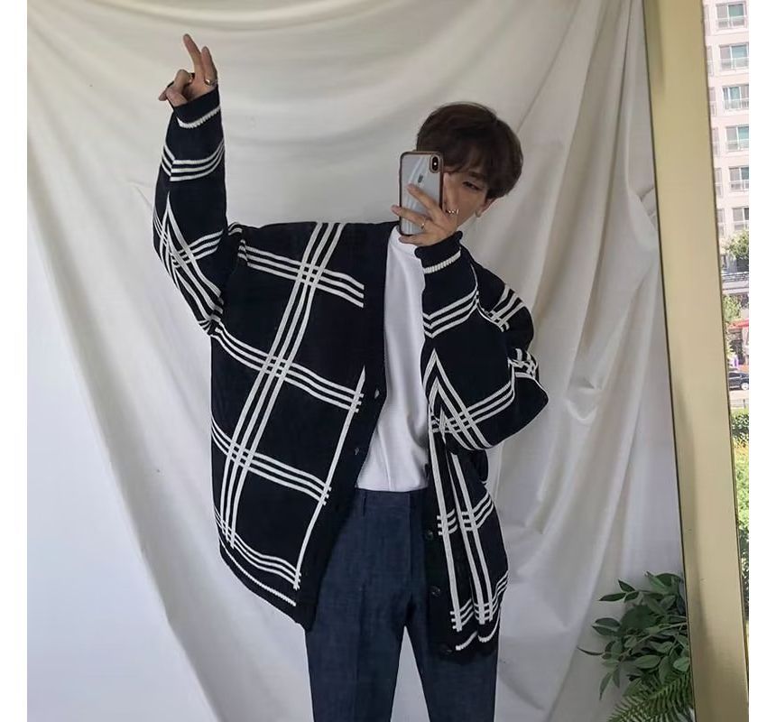 Adotuastic - V-hals geruite cardigan