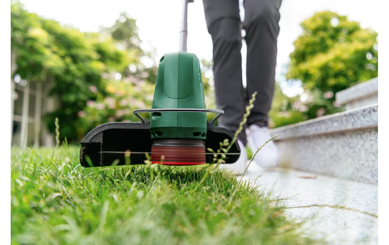 Akku-Rasentrimmer EasyGrassCut 18 V - 26 SoloAkkugetriebener EasyGrassCut 18-26 Trimmer für natürliche und bequeme Gartenarbeit