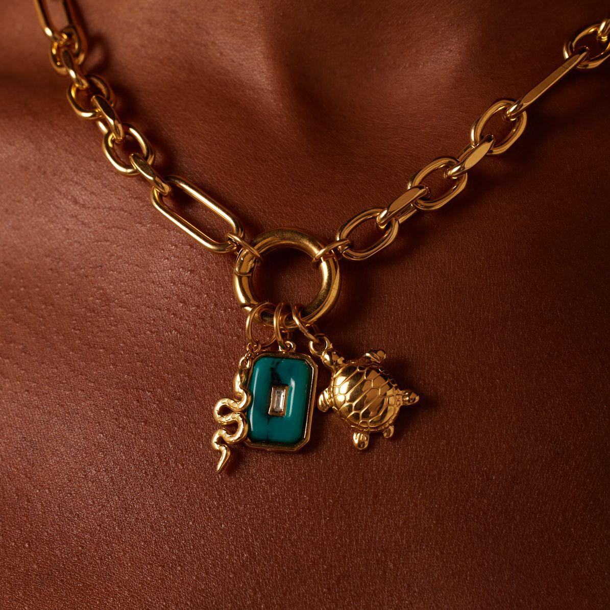 Stalen goldplated bedel schildpad