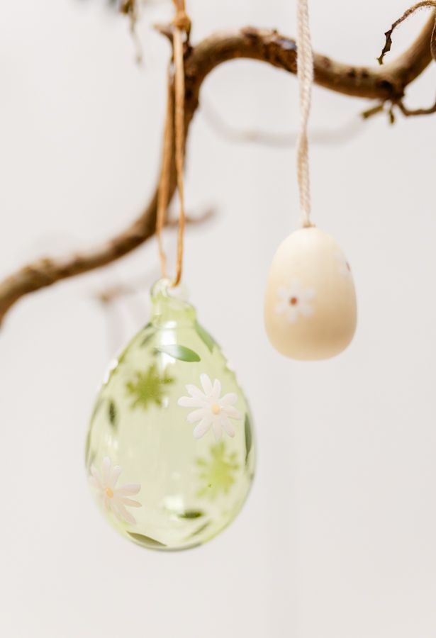 Glazen hanger, ei, madeliefjes, groen