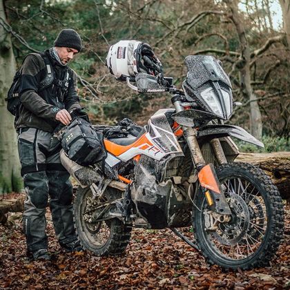 Support Kriega OS BASE POUR SACOCHES CAVALIERES - Noir