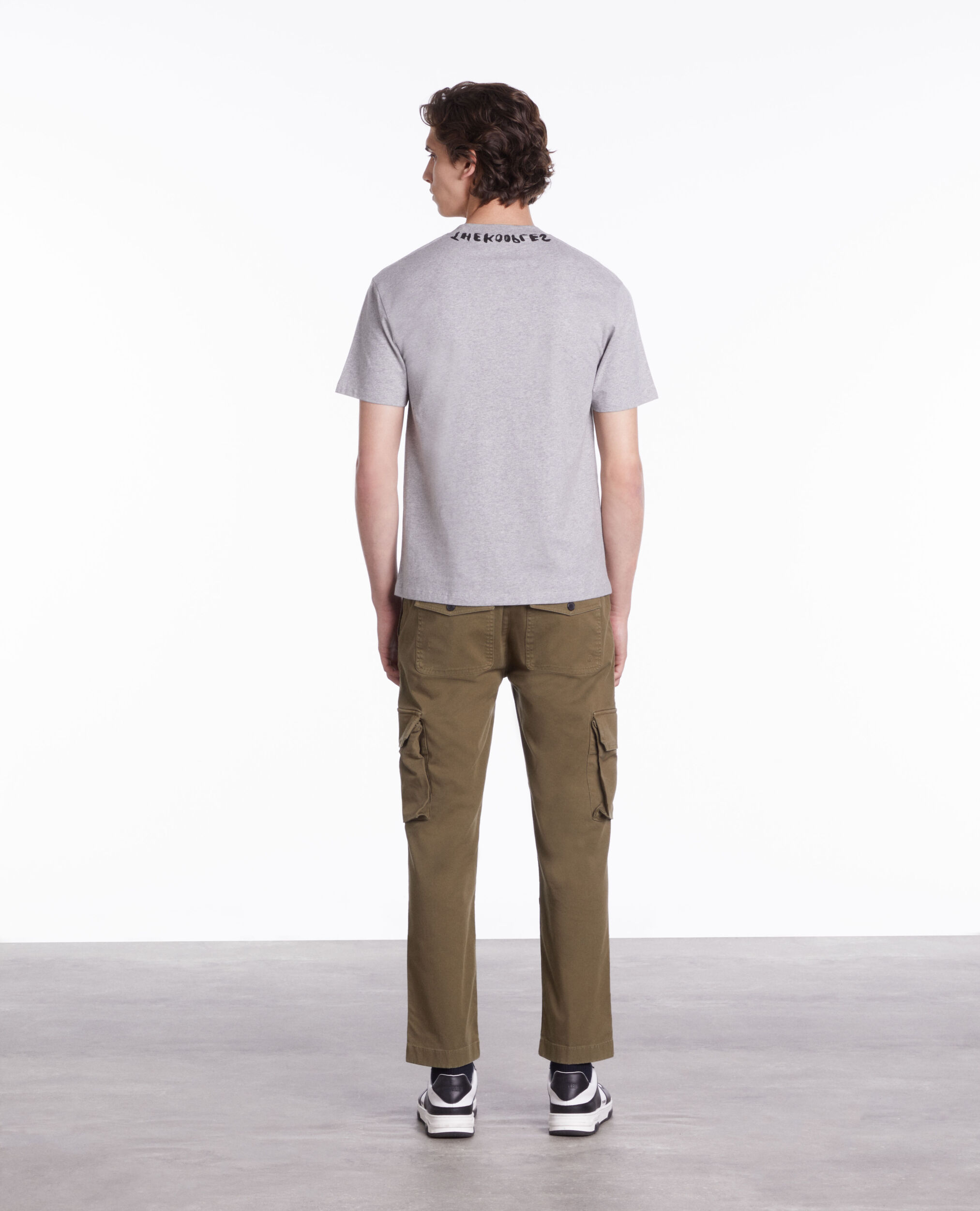 T-shirt gris avec logo