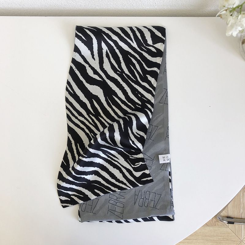 Frior - Zijden sjaal met dierenprint