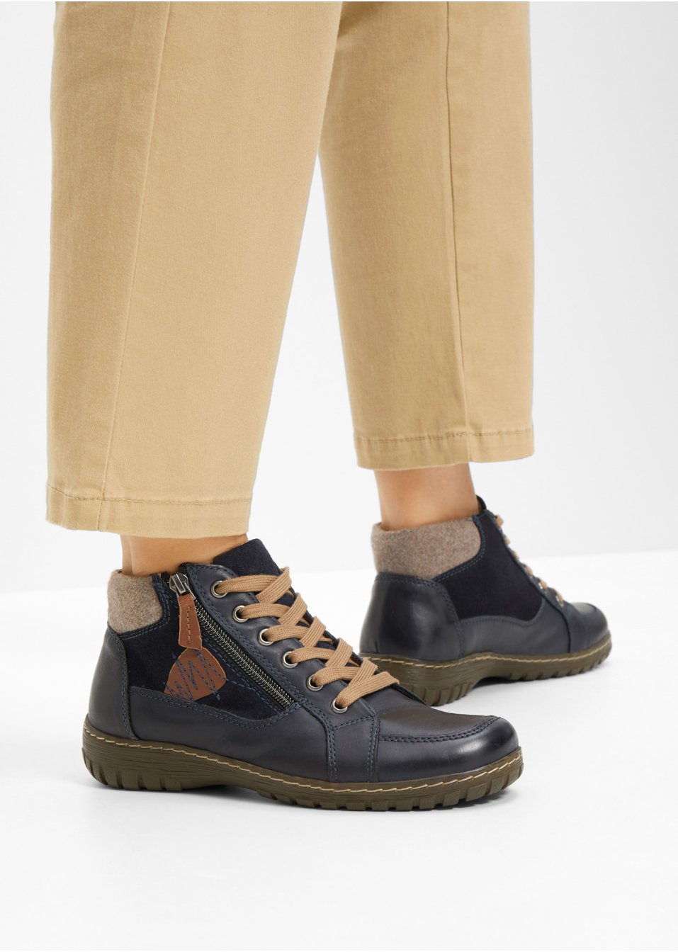 Boots à lacets en cuir, largeur confortable