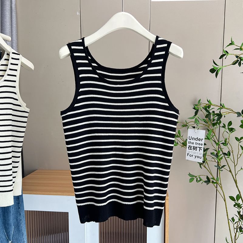 uliaque - Tanktop met ronde hals en ribbreisel in grote maten