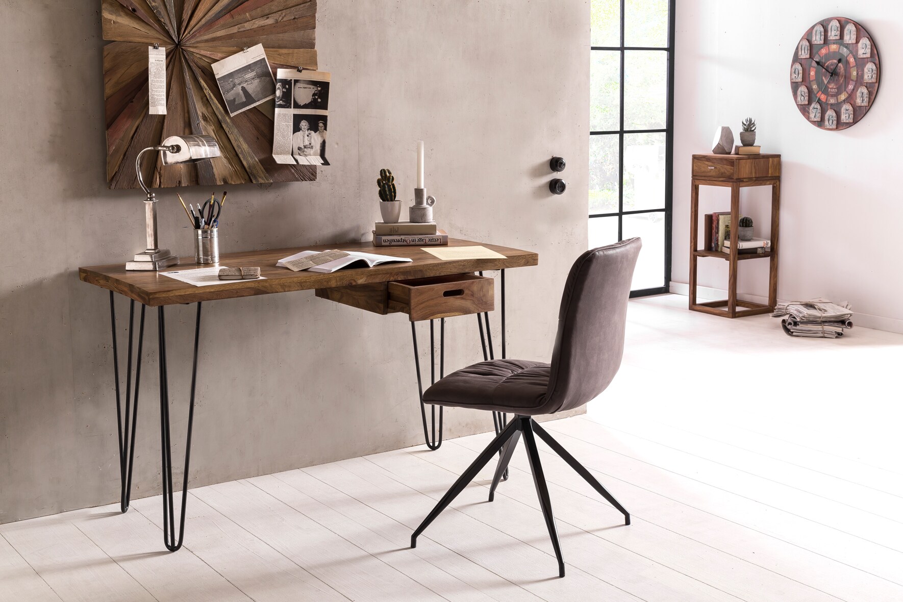KADIMA DESIGN Retro-Schreibtisch BALU - Industrial Look, Schublade, Massives Sheeshamholz, Metallbeine, KADIMA DESIGN