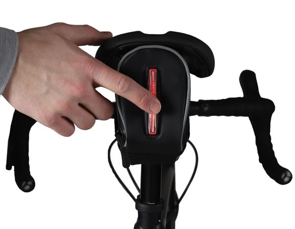 LED BAG Satteltasche mit integriertem Rücklicht  schwarz  0.8L