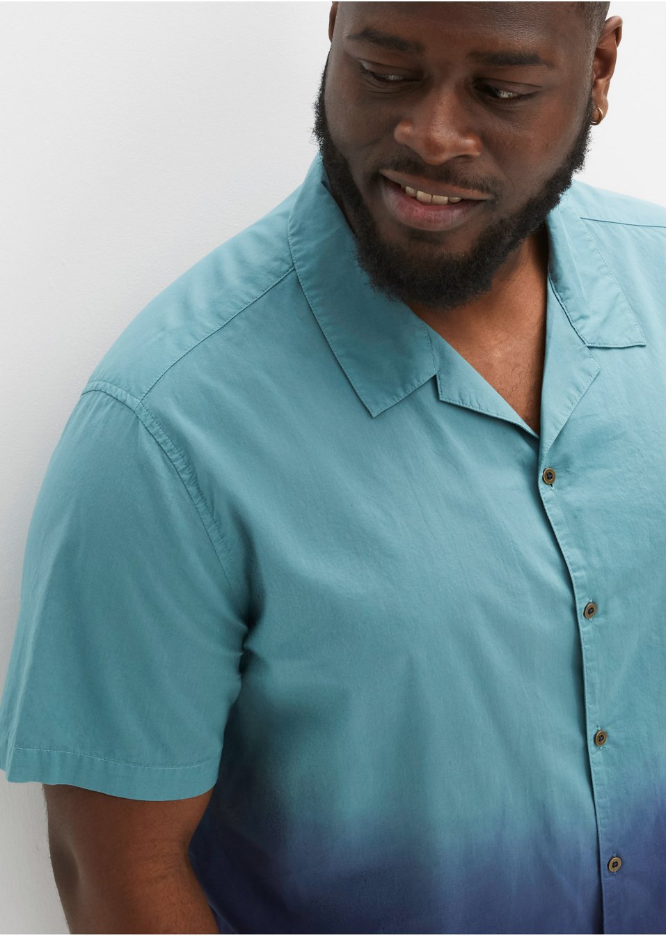 Chemise manches courtes en matière estivale légère