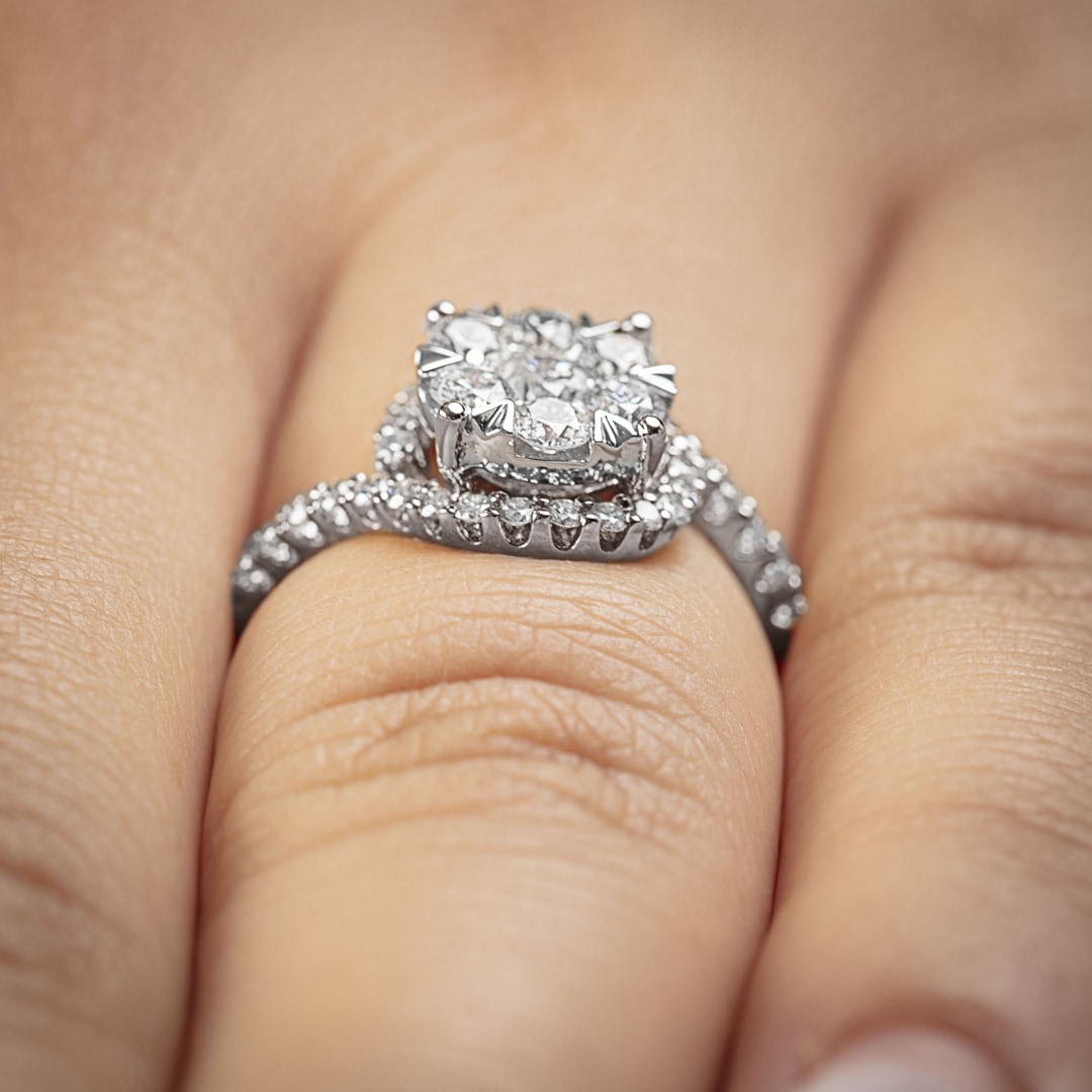 1.01 Karat Diamanten Halo Verlobungsring 750/18 K Weissgold