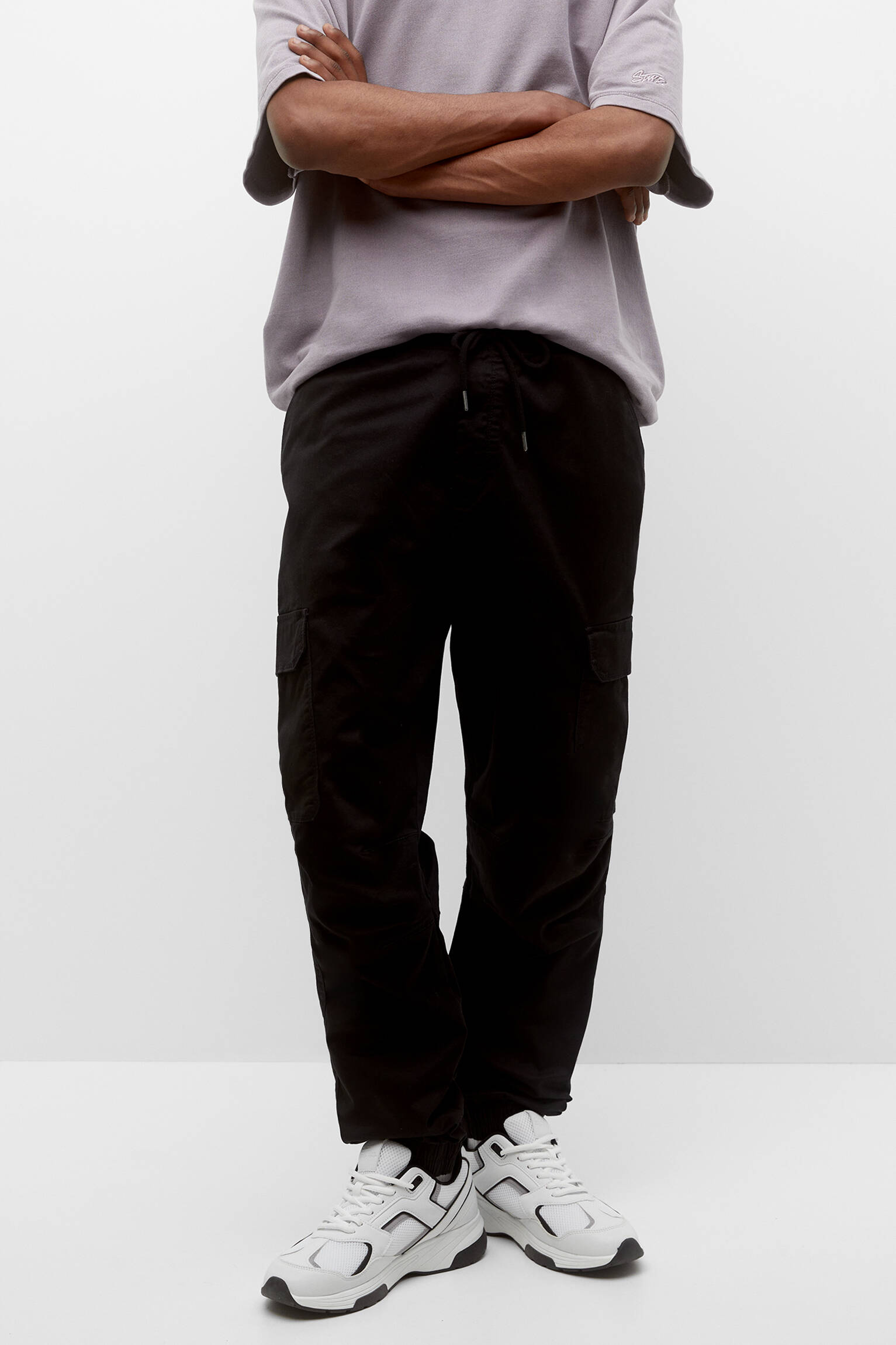 Calça jogger cargo básica - preta