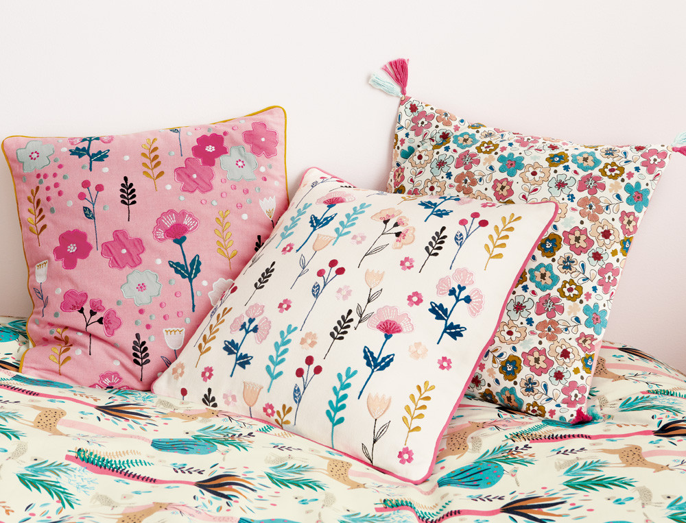 Coussin brodé-Forêt enchantée