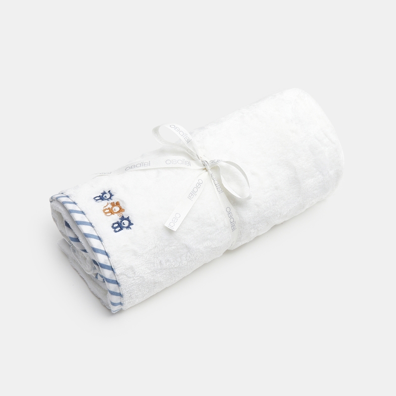 Couverture imprimée chats et soft boa blanche naissance