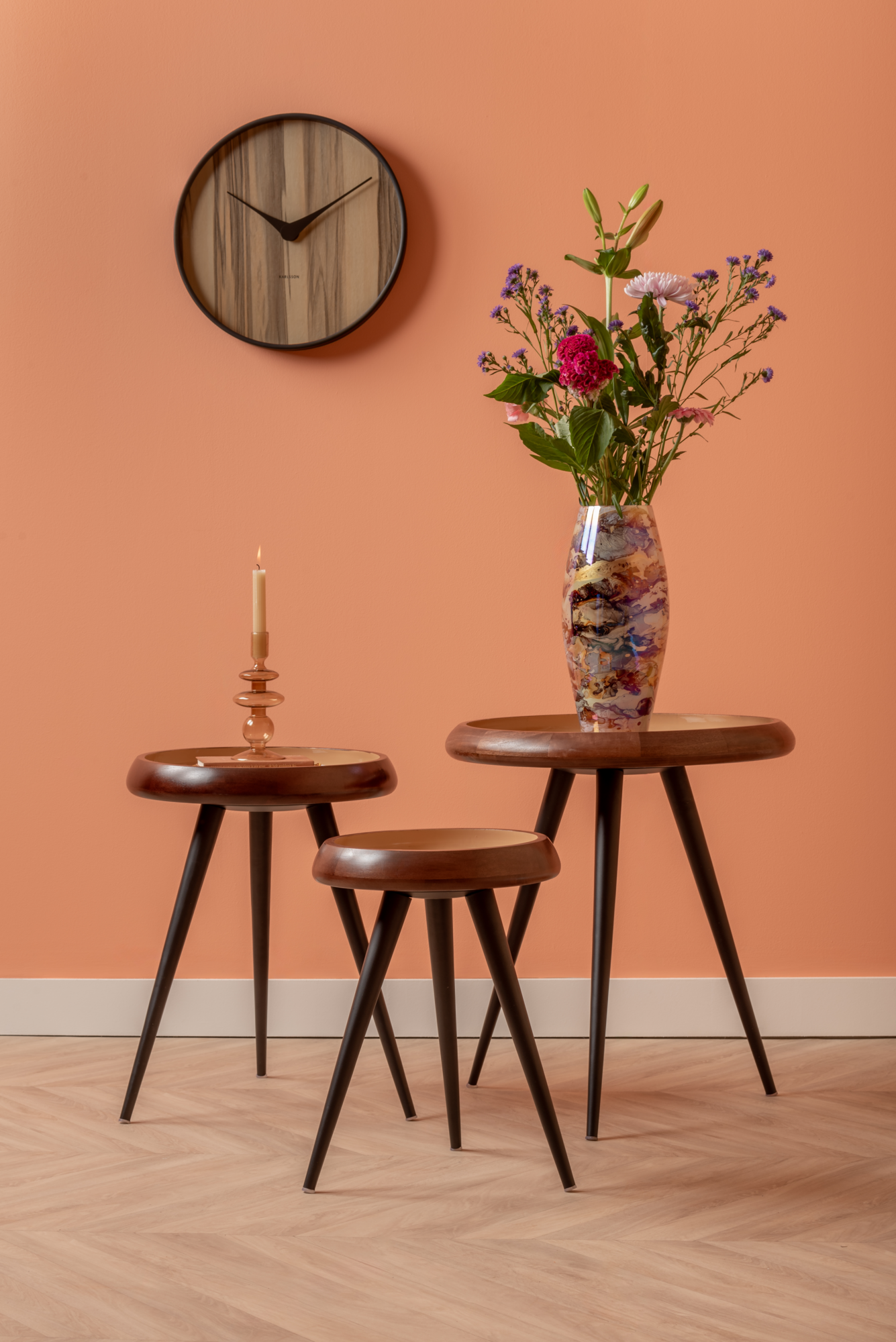 Table set Tripod warm walnut lacquer, black enamel