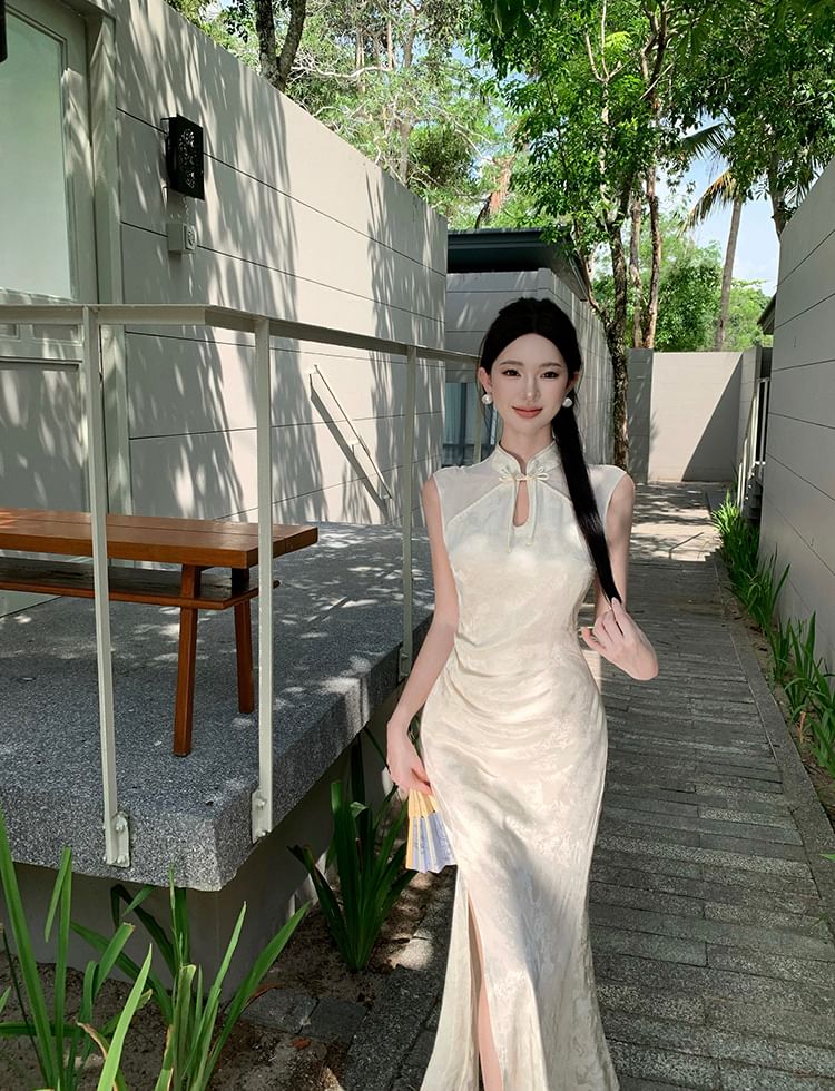 JIYON - Mouwloze jacquard midi Qipao