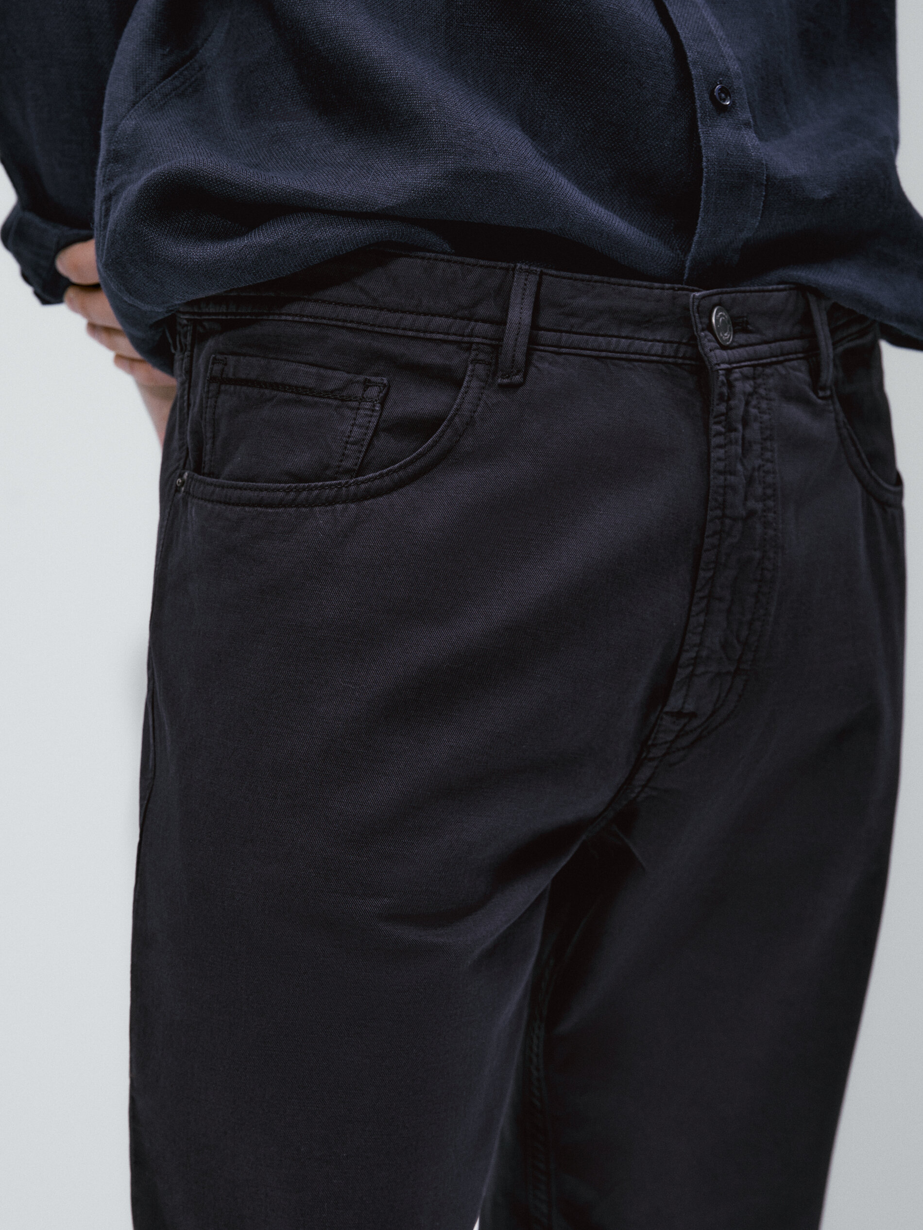 Calça teja de corte afunilado - AZUL MARINHO