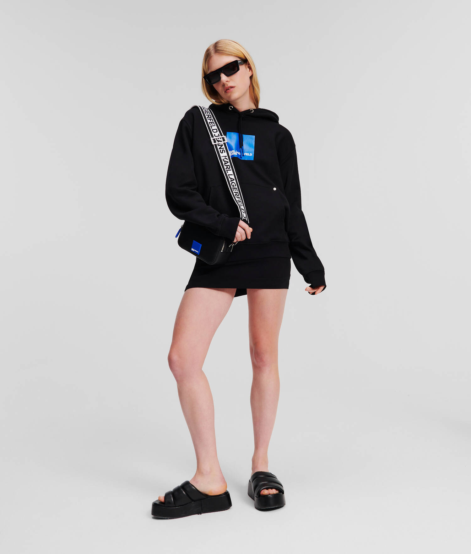SWEAT À CAPUCHE AVEC LOGO KLJ ENCADRÉ