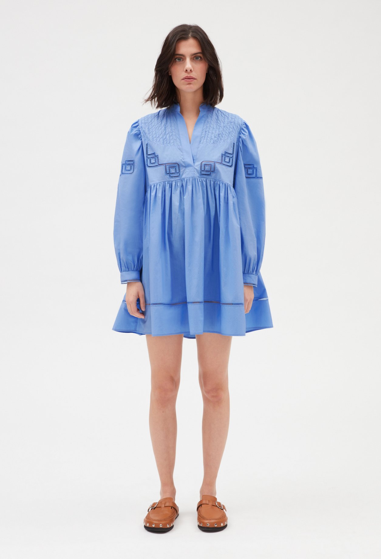 Robe courte coton brode bleu
