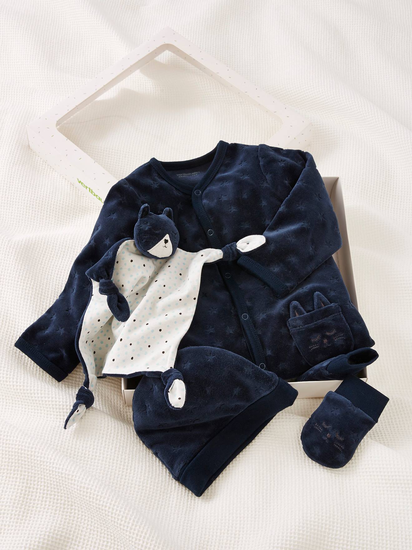 Conjunto de bebê de 4 peças em azul escuro liso com estampas