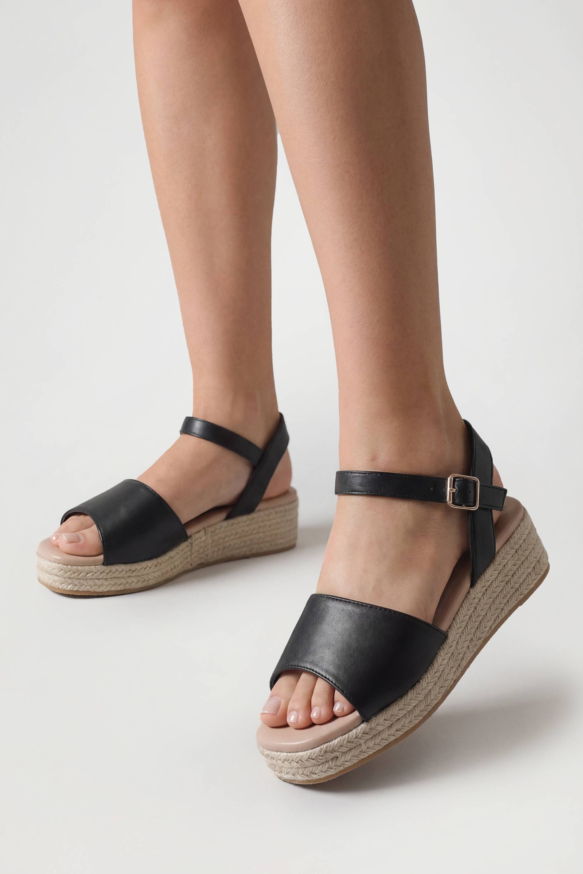 boohoo Sandales Compensées Plateforme À 2 Brides Coupe Extra Large