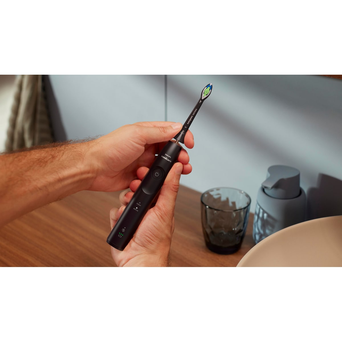 Philips Sonicare Series 5500 elektrisk tannbørste HX7111/01 (sort)