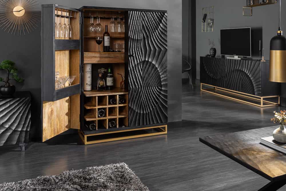 Massiver Barschrank SCORPION 141cm schwarz Mangoholz mit 3D Schnitzereien