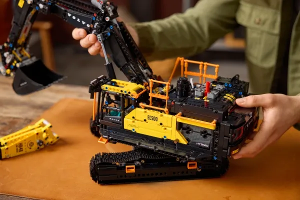 LEGO Technic 42215 Volvo EC500 Hybrid-gravemaskine