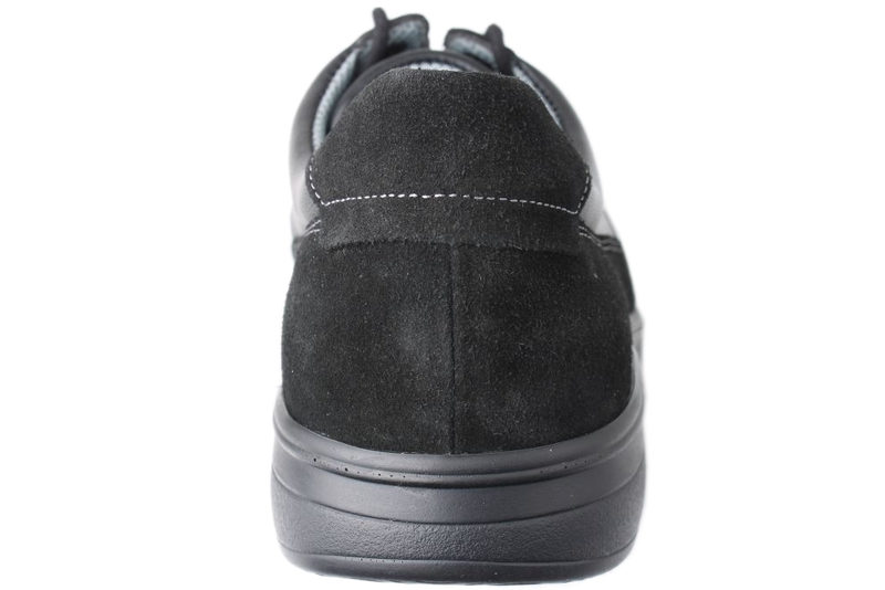 NEW FEET SORT HERRE